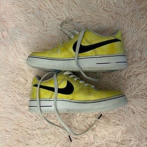 Yellow size 4 Air Force